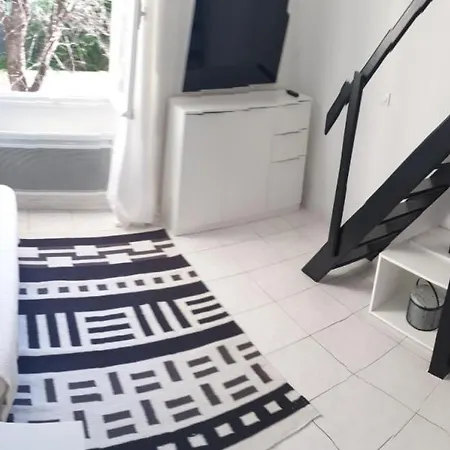 Studio Avec Mezzanine, Proche Plages, Hyper Centre Apartment Antibes